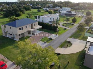 Casa · 208m² · 5 Ambientes · 2 Cocheras · Casa en Venta, Haras San Pablo, General Rodríguez