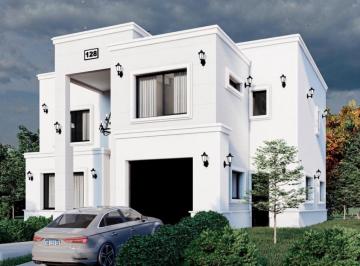 Casa · 270m² · 5 Ambientes · 1 Cochera · En Venta - Casa de Categoría a Estrenar en Rumencó Joven