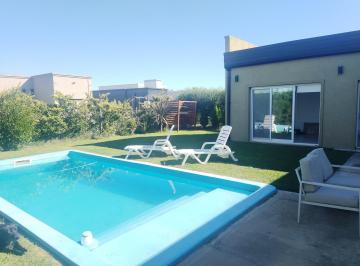 Casa · 134m² · 4 Ambientes · 1 Cochera · Venta Casa 5 Ambientes en San Ramon Pilar, + Financiacion