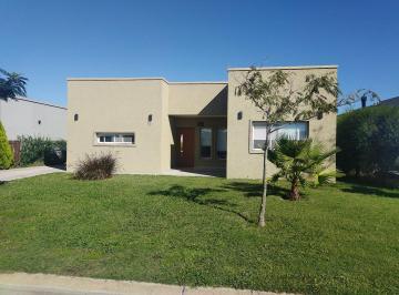 Casa · 134m² · 4 Ambientes · 1 Cochera · Venta Casa 5 Ambientes Barrio Ramon Pilar del Este