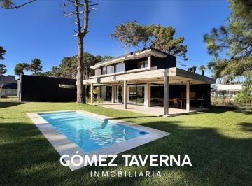 Casa · 180m² · 4 Ambientes · Casa en Venta - Pinamar, Barrio Pioneros