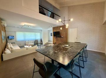 Casa · 550m² · 5 Ambientes · 1 Cochera · Alquiler Casa Moderna - Lote Central 550 m² - Miraflores Country Club