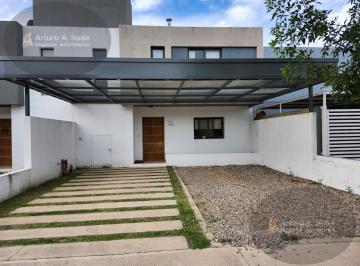 Casa · 110m² · 5 Ambientes · 1 Cochera · Duplex Amoblado en Alquiler Claros del Bsoque
