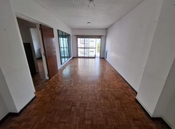 Departamento · 80m² · 3 Ambientes · Departamento 3 Ambientes con Balcon, Mas Cochera y Dependencia