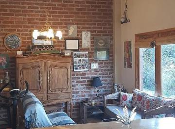 Casa · 174m² · 5 Dormitorios · 1 Cochera · Excelente Casa en Venta 5 Dorm.