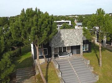 Casa · 180m² · 5 Ambientes · Casa en Venta - 4 Dorm. 4 Baños - Pinamar