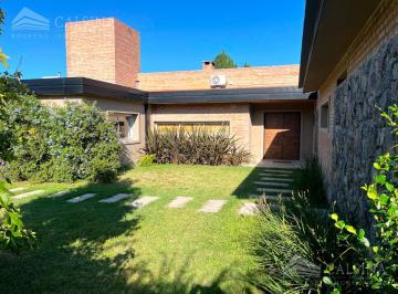 Casa · 240m² · Casa en Venta en La Paloma, Villa Allende