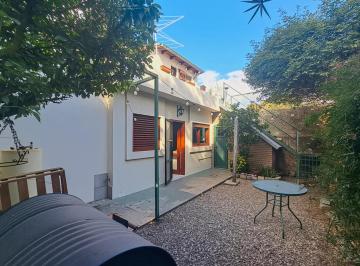 Patio · Venta/permuta. Casa 3 Dorm., Cochera y Patio. Echesortu, Rosario