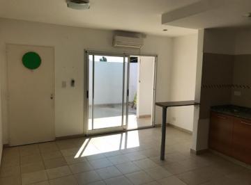 Departamento · 42m² · 2 Ambientes · Alquiler Depto 2 Ambientes en Primer Piso por Escalera, Quilmes Oeste.