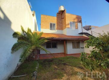 Casa · 160m² · 4 Ambientes · 1 Cochera · Venta de Casa de 4 Ambientes con Cochera en Wilde