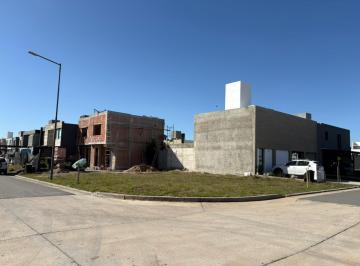 Terreno · 262m² · Colinas de Manantiales Lote 262 m² Apto Dúplex – Excelente Entorno