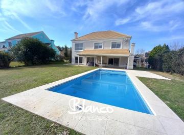 Casa · 272m² · 6 Ambientes · 2 Cocheras · Casa en Venta en Pilar Golf, Pilar, G. B. a. Zona Norte