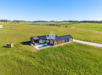 Foto1 · Casa en Venta en Laguna de Los Cisnes, Punta Ballena - Ref: Pbi15806