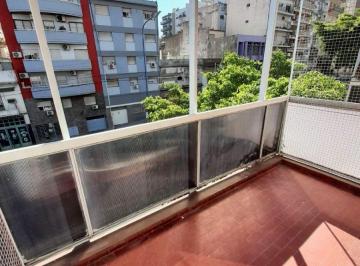 Departamento de 2 ambientes, Flores · Alquiler Imperdible 2 Ambientes con Balcón y Gran Luminosidad. Av San Pedrito 376 2°piso