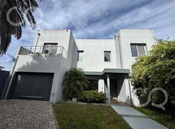Casa · 549m² · 5 Ambientes · 3 Cocheras · Casa en Ezeiza