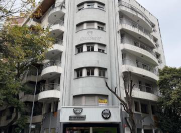 Oficina comercial · 90m² · Se Alquila Enorme Oficina en Corazón de Nueva Córdoba!