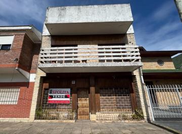 PH · 401m² · 5 Ambientes · 1 Cochera · Casa en Jose León Suarez