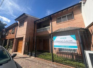 Casa · 260m² · 5 Ambientes · 2 Cocheras · Casa Tipo Chale 5 Ambientes con Jardin y Quincho