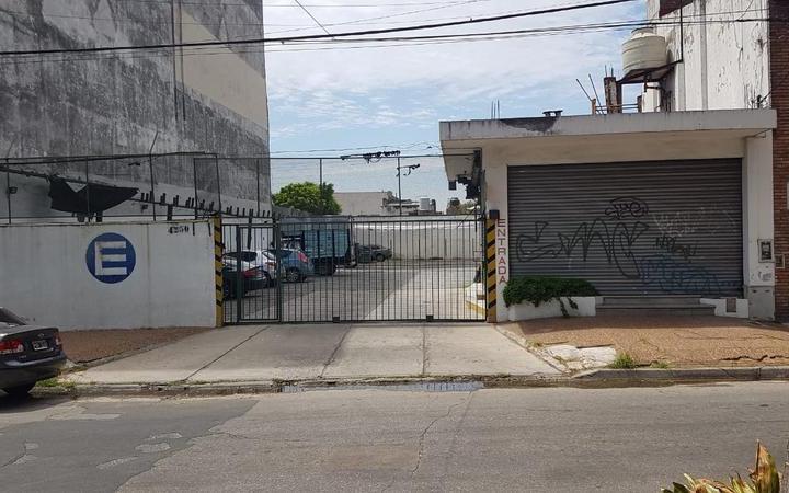 Local comercial · 30m² · 32 Cocheras