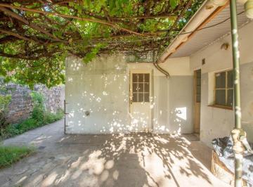 Casa · 97m² · 3 Ambientes · 2 Cocheras · Casa en Venta