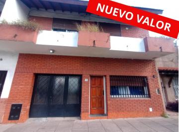 PH · 104m² · 4 Ambientes · 1 Cochera · PH en Villa Ayacucho