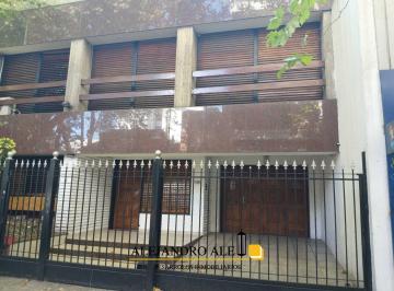 Casa · 404m² · 5 Ambientes · Casa en San Martin