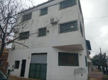 Bodega-Galpón · 210m² · Galpón en Alquiler