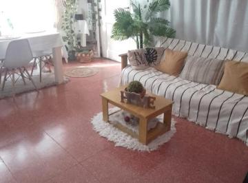 PH · 47m² · 6 Ambientes · 1 Cochera · Casa en Venta en Villa Adelina