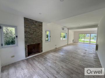 Casa · 240m² · 4 Ambientes · 3 Cocheras · Casa 4 Ambientes con Pileta Barrio La Montura Pilar
