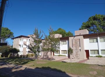 Departamento · 85m² · 3 Ambientes · 1 Cochera · Departamento en Complejo