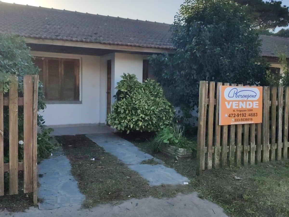 Casa 3 ambientes en Pasaje Castagnino y Florisbelo Acosta