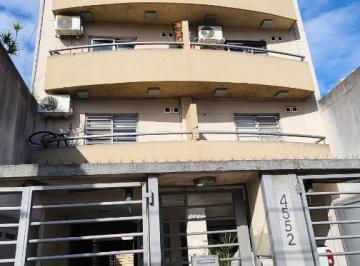 Departamento · 45m² · 2 Ambientes · Departamento de Dos Amb. Balcón Al Frente