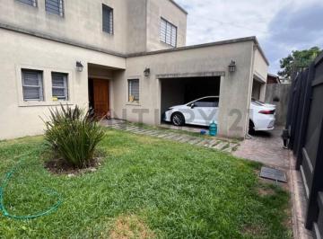 Casa · 250m² · 4 Dormitorios · 2 Cocheras · Excelente Casa en Venta Pablo Lamberti 1130, Garin, Escobar