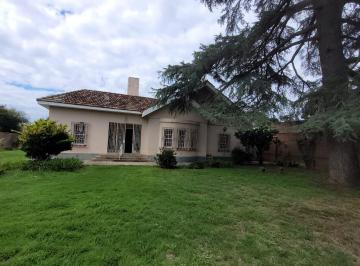 Casa · 9 Ambientes · 2 Cocheras · Casa en Alquiler 5 Dorm