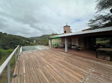 Casa · 220m² · 5 Ambientes · 5 Cocheras · Bajada Al Rio - 1 Planta - Punta Serrana