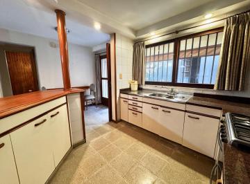 Casa · 141m² · 5 Ambientes · 1 Cochera · Venta - Casa 3 Dorm. con Patio y Cochera - Barrio Parque