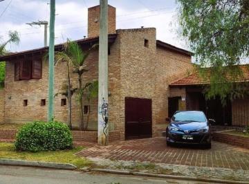 Casa · 345m² · 7 Ambientes · 2 Cocheras · Casa en Villa Belgrano Mariotte 6500
