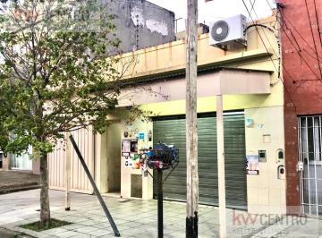 Casa · 270m² · 5 Ambientes · 1 Cochera · Casa con 2 Locales en Villa Dominico