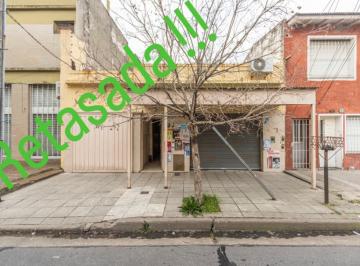 Casa · 270m² · 5 Ambientes · 1 Cochera · Casa con 2 Locales en Villa Dominico