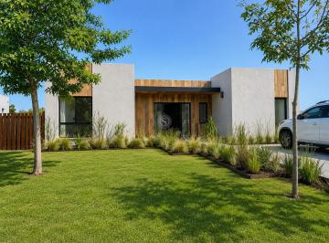 Casa · 150m² · 4 Ambientes · 1 Cochera · Casa en Venta en Barrion Santa Lucia, Pilar del Este, Pilar
