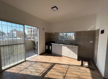 PH · 45m² · 2 Ambientes · PH Departamento Dos Ambientes en Alquiler Sarandi