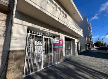 PH · 120m² · 5 Ambientes · 2 Cocheras · PH de 5 Ambientes con Dos Cocheras en Venta en El Centro de Wilde