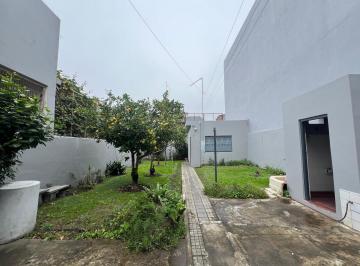 Casa · 125m² · 3 Ambientes · Casa de Tres Ambientes con Jardin y Terraza en Venta!