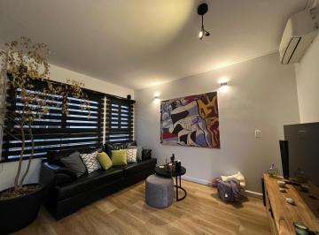 Casa · 202m² · 6 Ambientes · 2 Cocheras · Dos Duplex en Lote Propio a La Venta en Wilde Centro