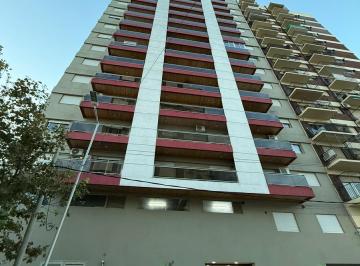 Departamento · 63m² · 3 Ambientes · Departamento de Tres Ambientes con Pileta a La Venta en Avellaneda