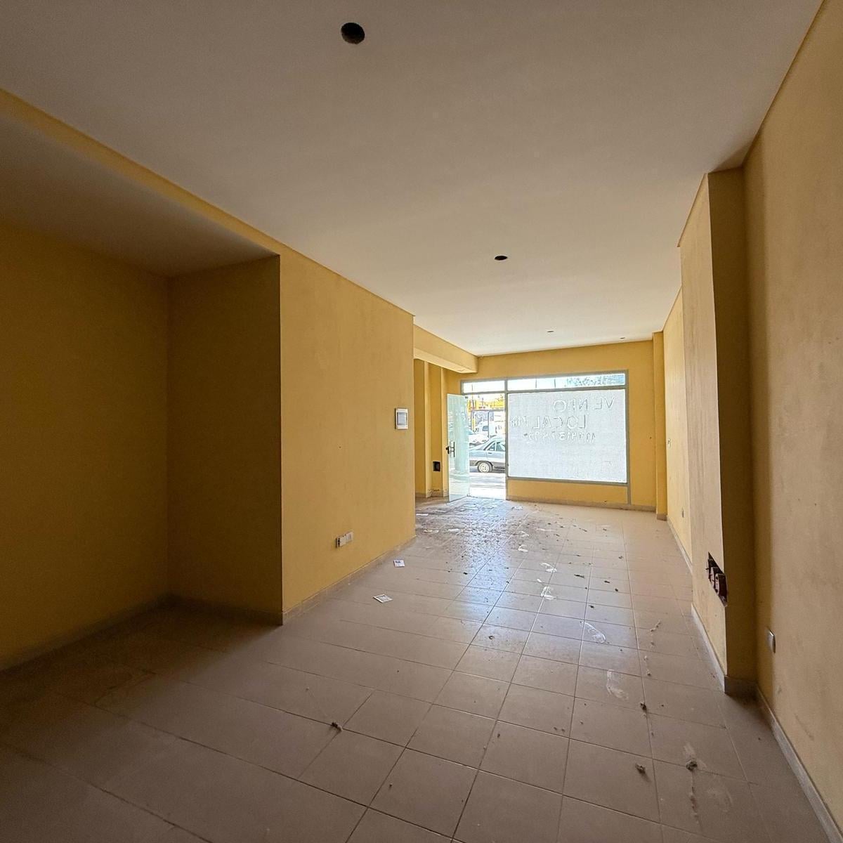 Avenida Mitre 3260, Sarandi ¡amplio Local Comercial de 71m2 a la Venta! ¡rubros Varios!, Sarandi, Avellaneda