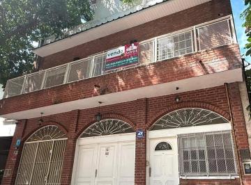 PH · 146m² · 4 Ambientes · PH Casa Cuatro Ambientes con Cochera a La Venta en Bernal Centro