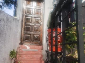 PH · 55m² · 3 Ambientes · PH Departamento Tres Ambientes con Patio a La Venta en Quilmes