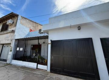 Casa · 132m² · 3 Ambientes · 1 Cochera · Casa en Bernal Oeste Tres Ambientes Cochera en Venta