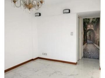 Departamento · 48m² · 2 Ambientes · Departamento de Dos Ambientes con Balcón en Alquiler en Avellaneda